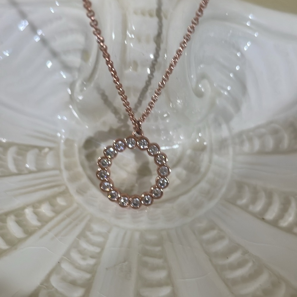 Kate Spade Necklace Gold Rose 🌹 Kate spade jewelry designer Necklace for Women’s - Picture 2 of 3